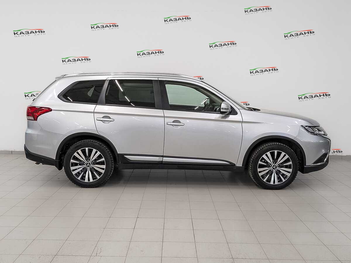 Mitsubishi Outlander б/у, 2020, Вариатор. Фото: #3