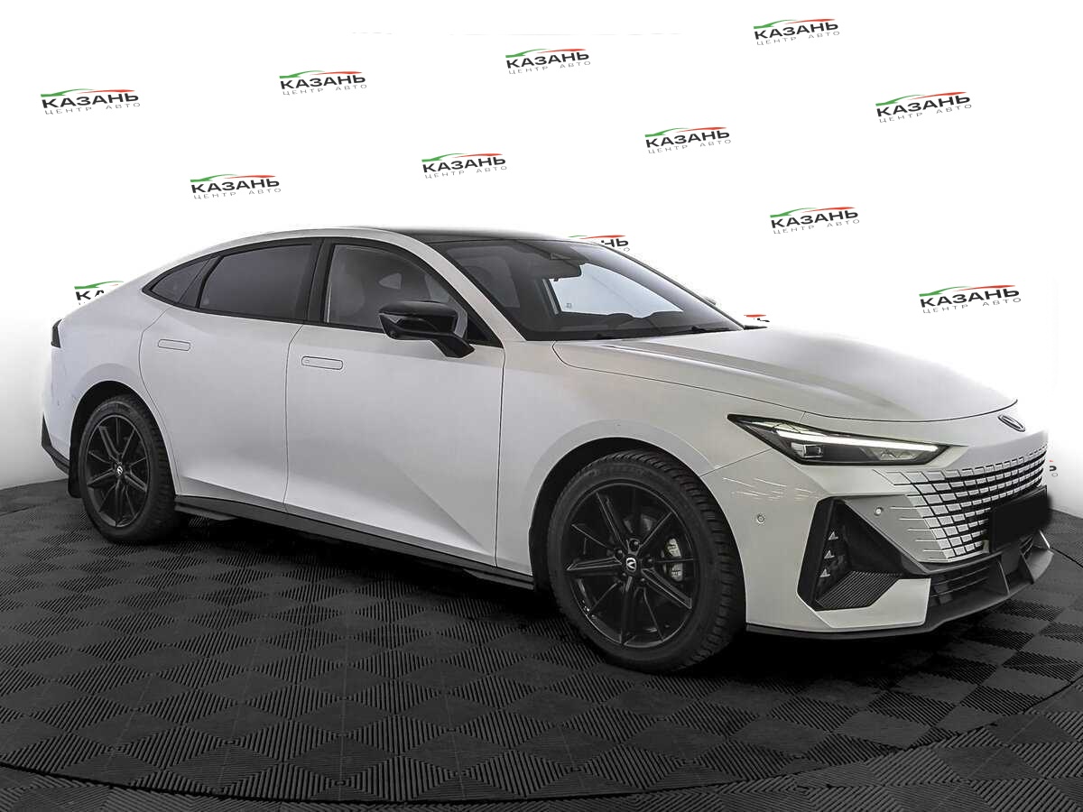 Changan UNI-V б/у, 2023, Роботизированная. Фото: #2