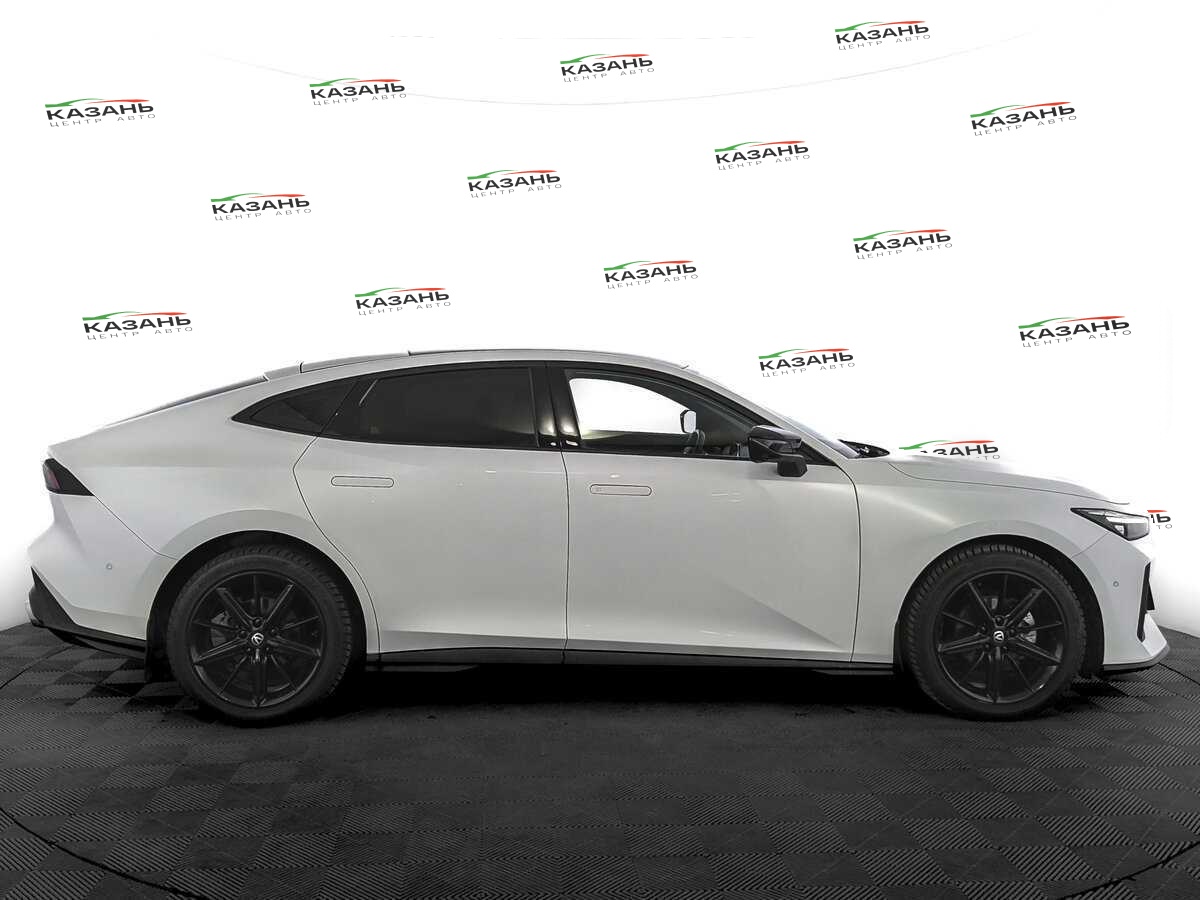 Changan UNI-V б/у, 2023, Роботизированная. Фото: #3