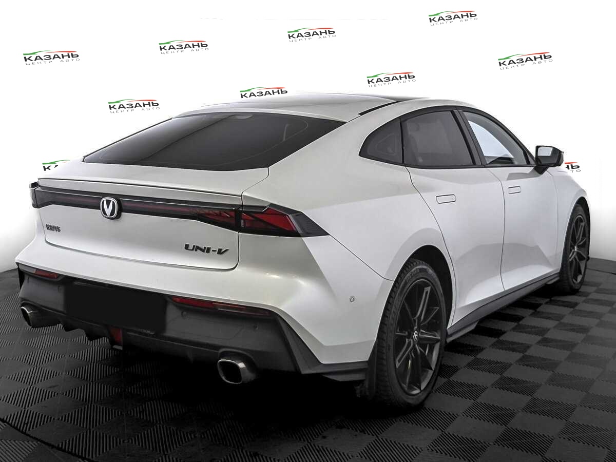 Changan UNI-V б/у, 2023, Роботизированная. Фото: #4