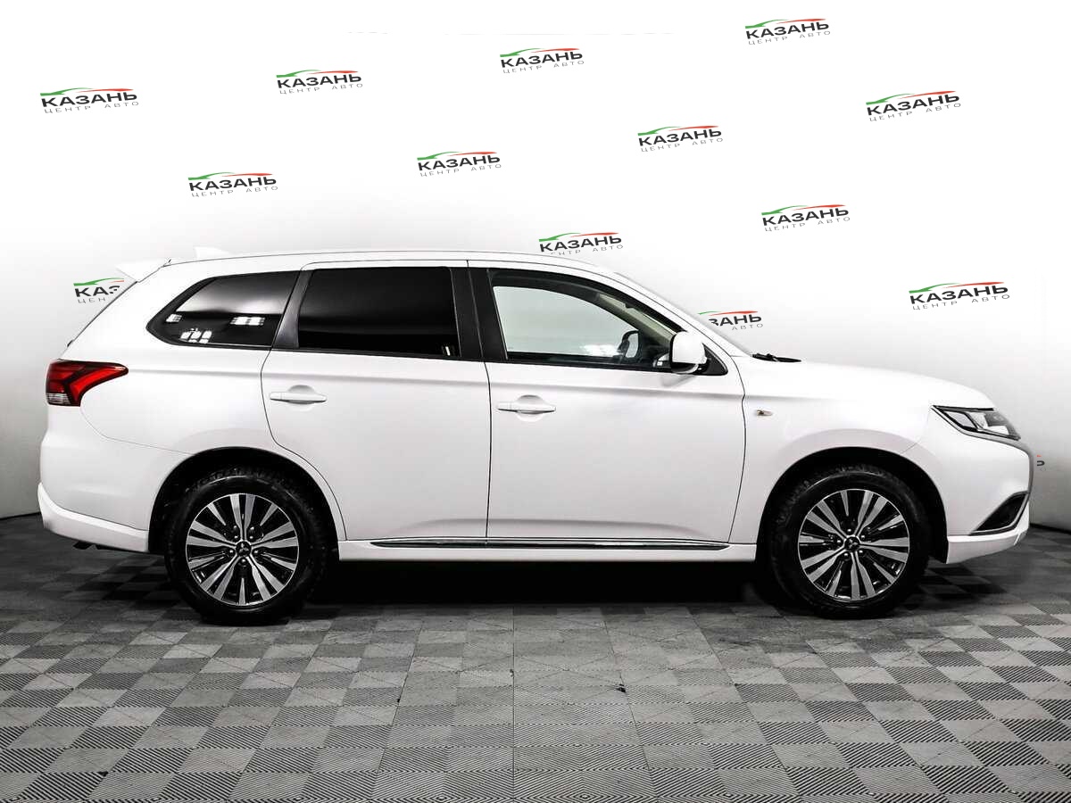 Mitsubishi Outlander б/у, 2022, Вариатор. Фото: #3