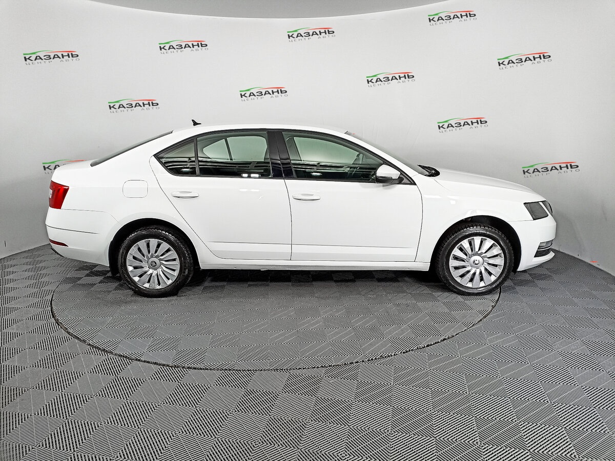 Шкода Октавия б/у, 2020, Роботизированная. Фото: #3