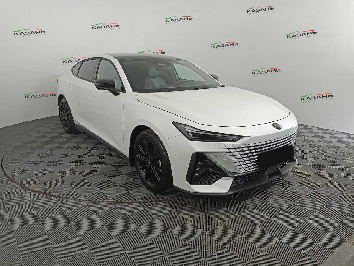 Changan UNI-V б/у, 2023, Роботизированная. Фото: #2