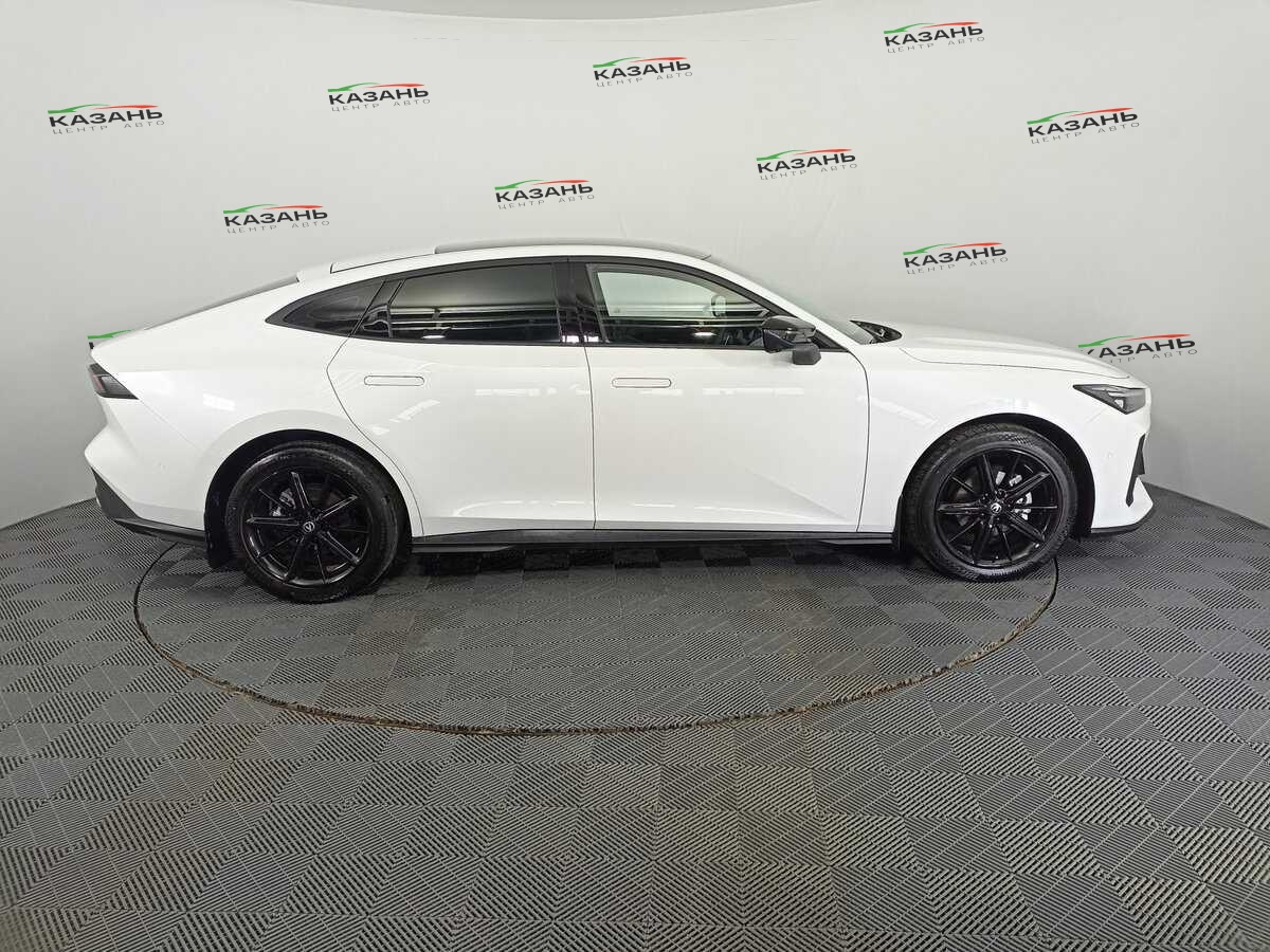 Changan UNI-V б/у, 2023, Роботизированная. Фото: #3