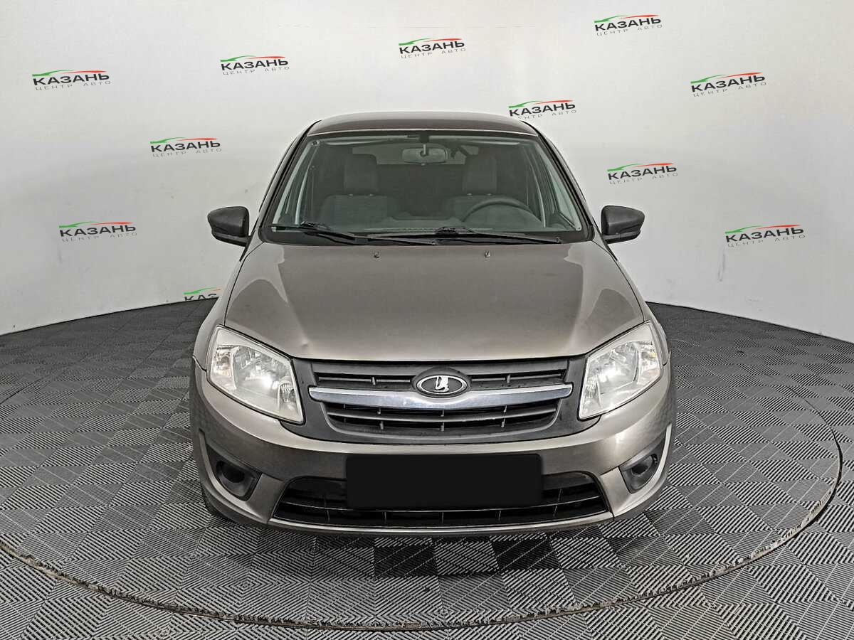 Лада (ВАЗ) Гранта б/у, 2016, Механическая. Фото: #1