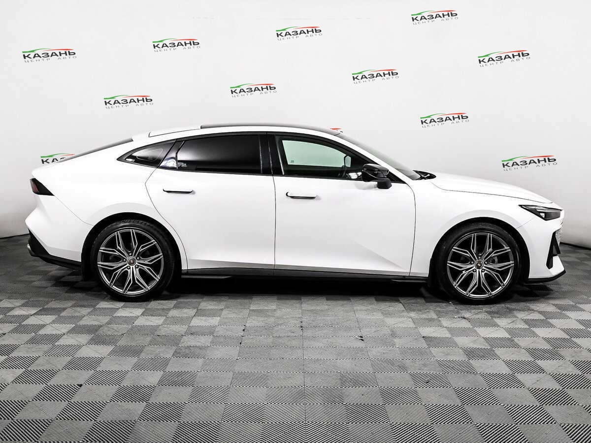 Changan UNI-V б/у, 2023, Роботизированная. Фото: #3