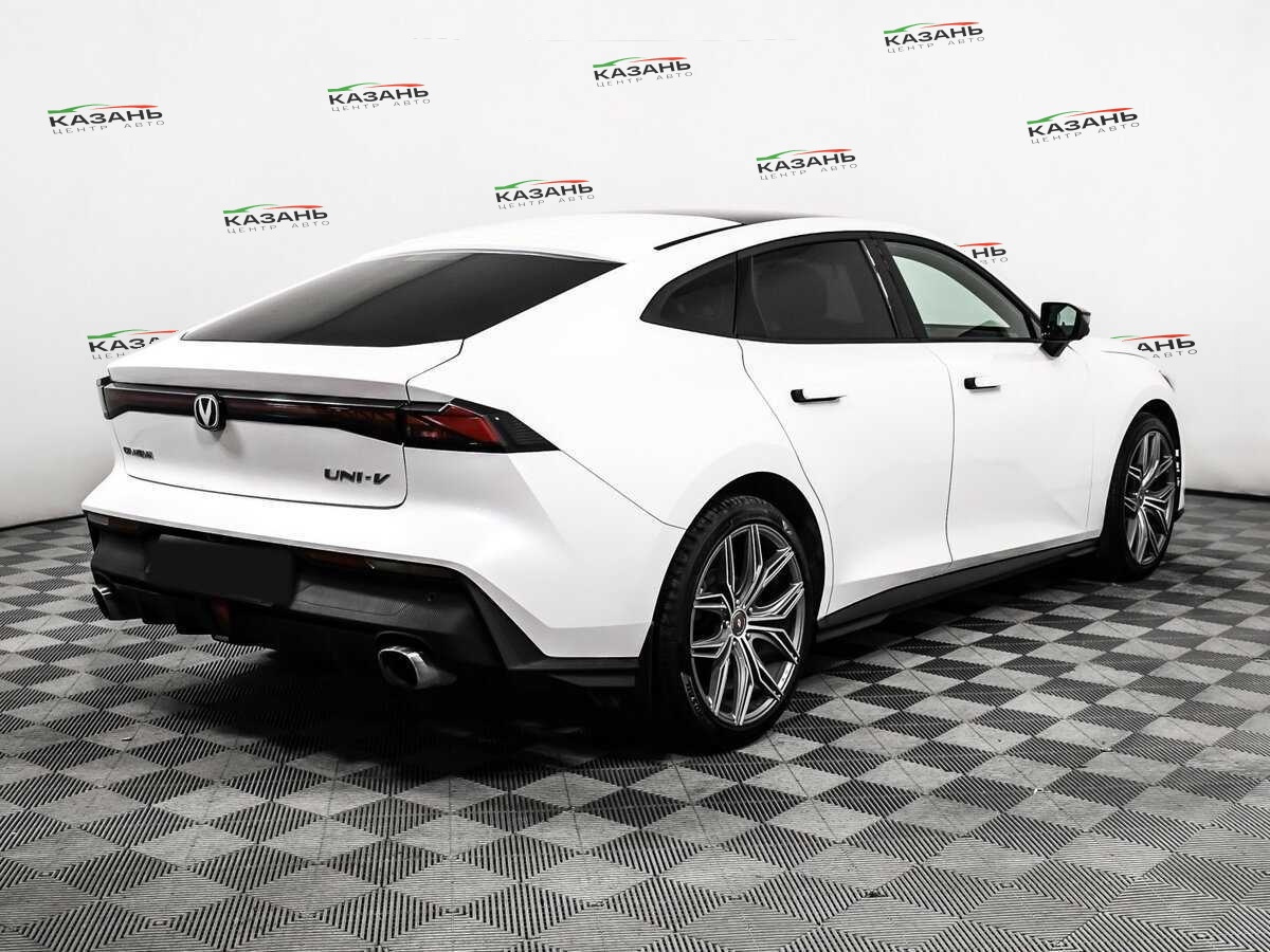 Changan UNI-V б/у, 2023, Роботизированная. Фото: #4