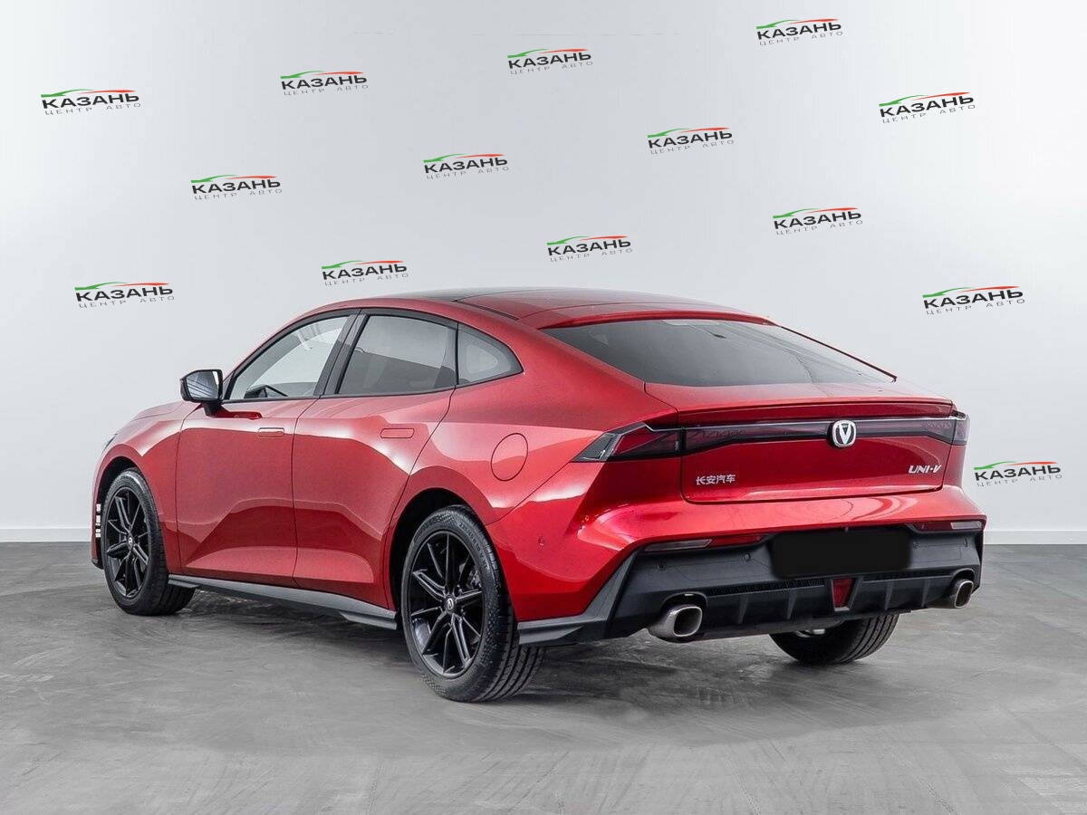 Changan UNI-V б/у, 2023, Роботизированная. Фото: #1