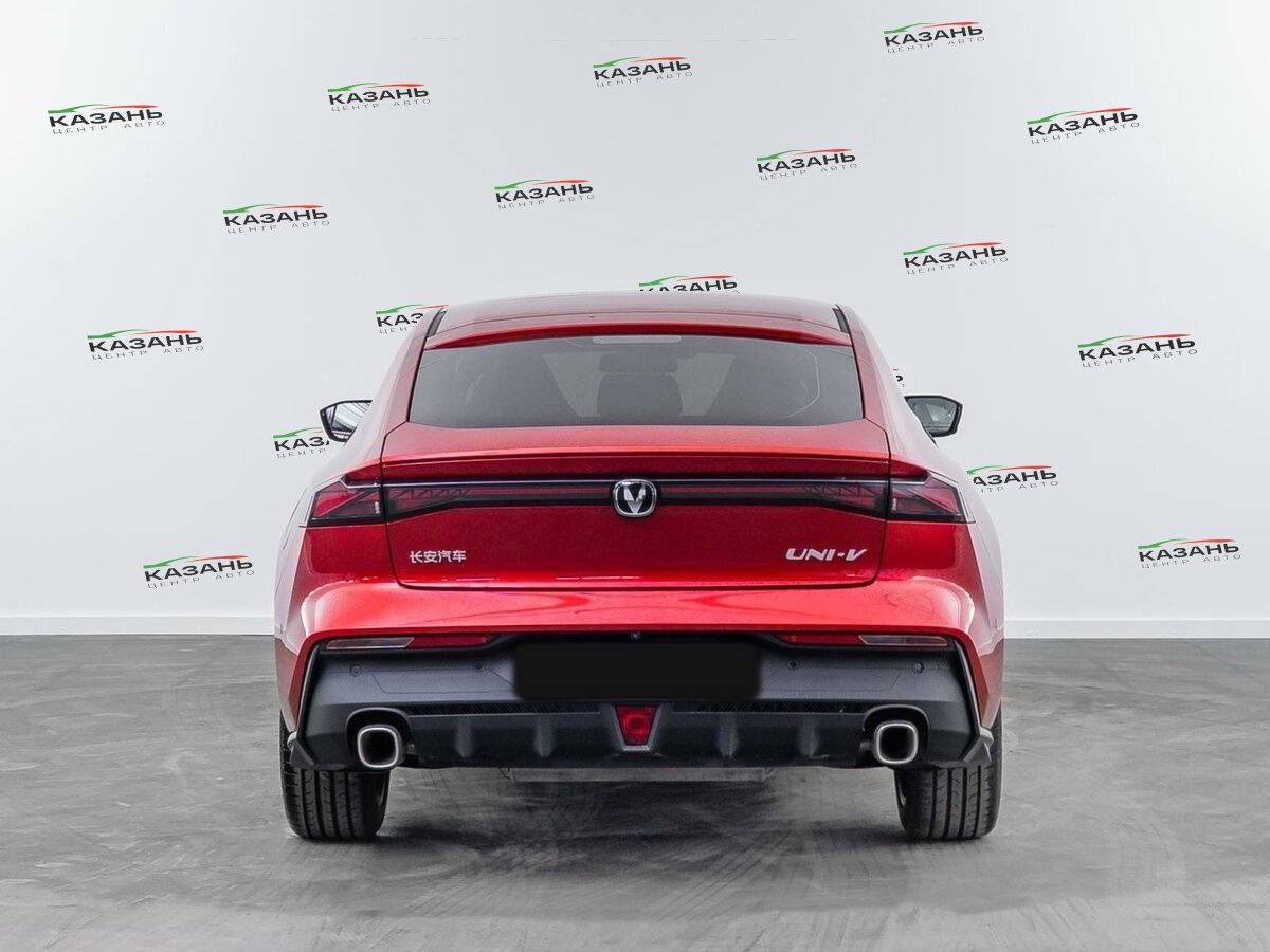 Changan UNI-V б/у, 2023, Роботизированная. Фото: #3