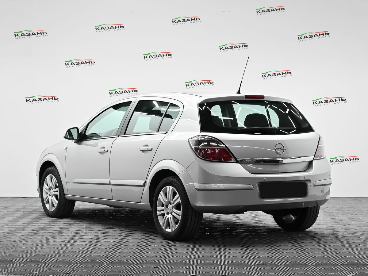 Опель Астра б/у, 2012, Автоматическая. Фото: #2