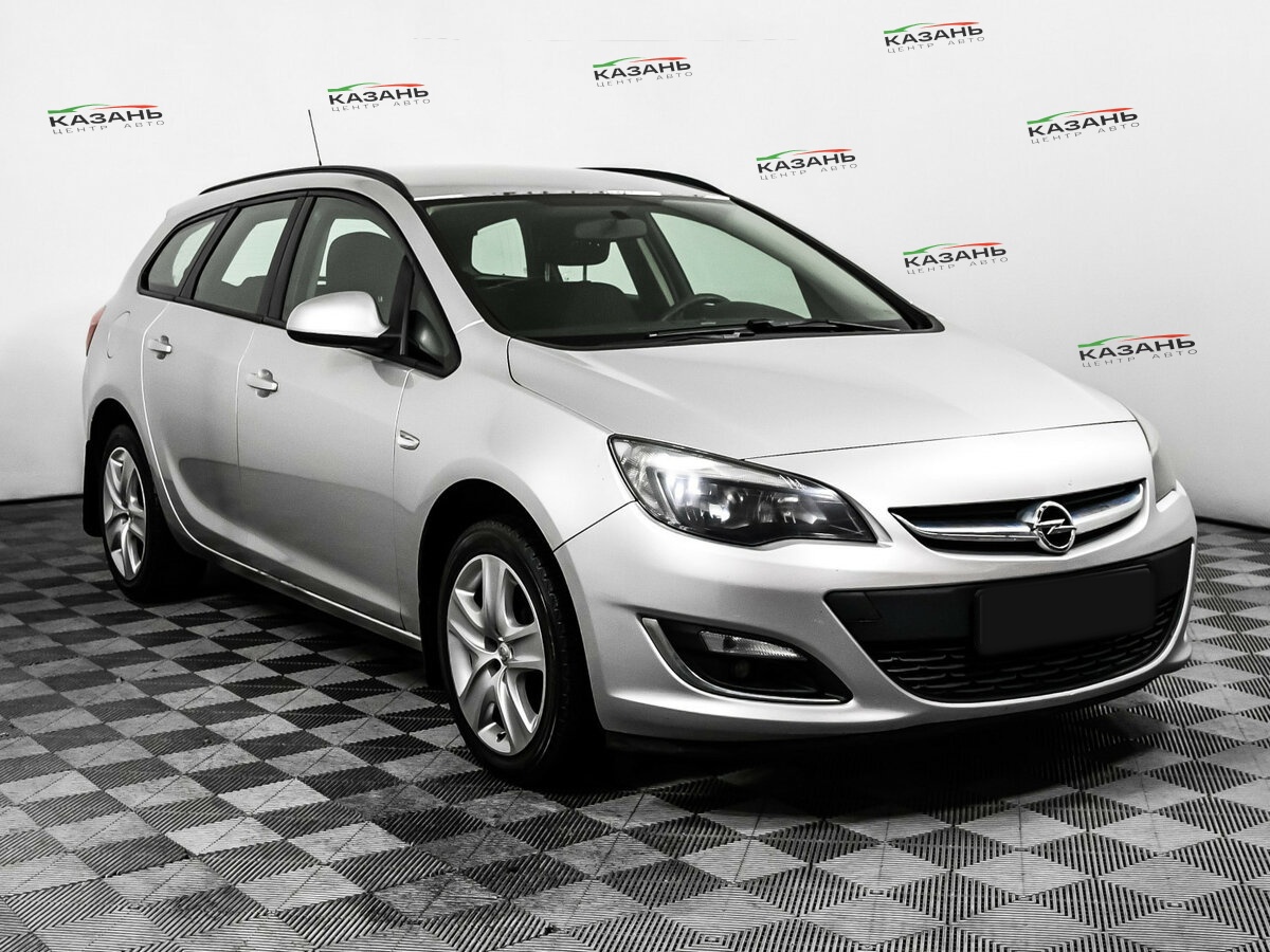 Опель Астра б/у, 2013, Механическая. Фото: #2