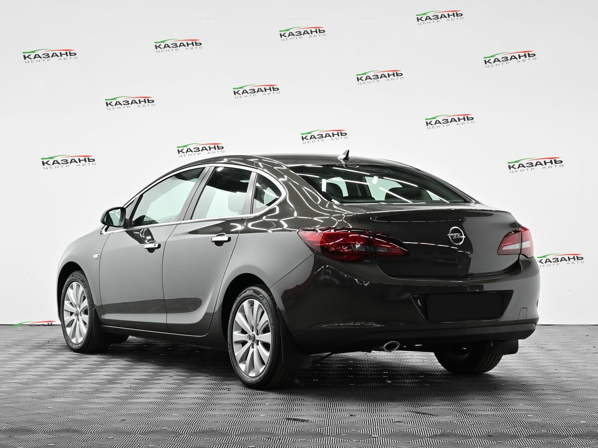 Опель Астра б/у, 2013, Автоматическая. Фото: #2