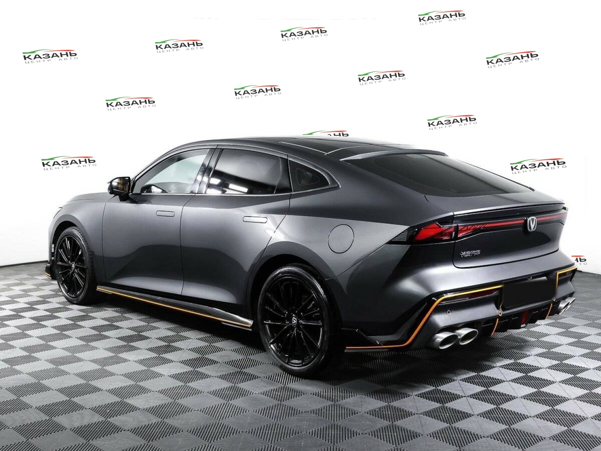 Changan UNI-V б/у, 2023, Роботизированная. Фото: #3