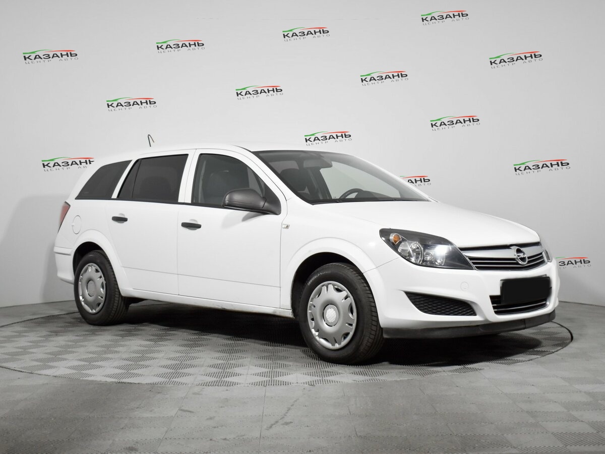 Опель Астра б/у, 2013, Механическая. Фото: #2