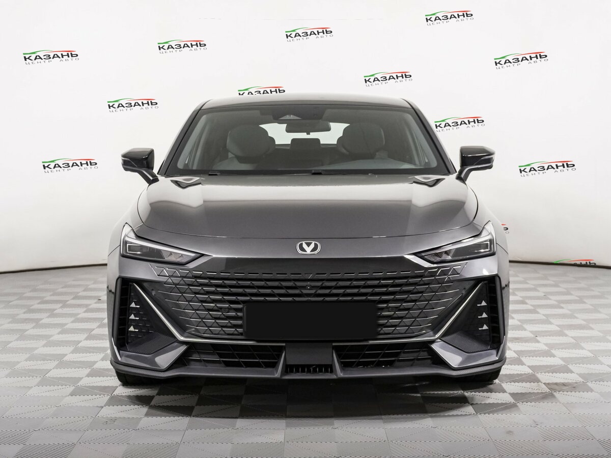 Changan UNI-V б/у, 2023, Роботизированная. Фото: #1