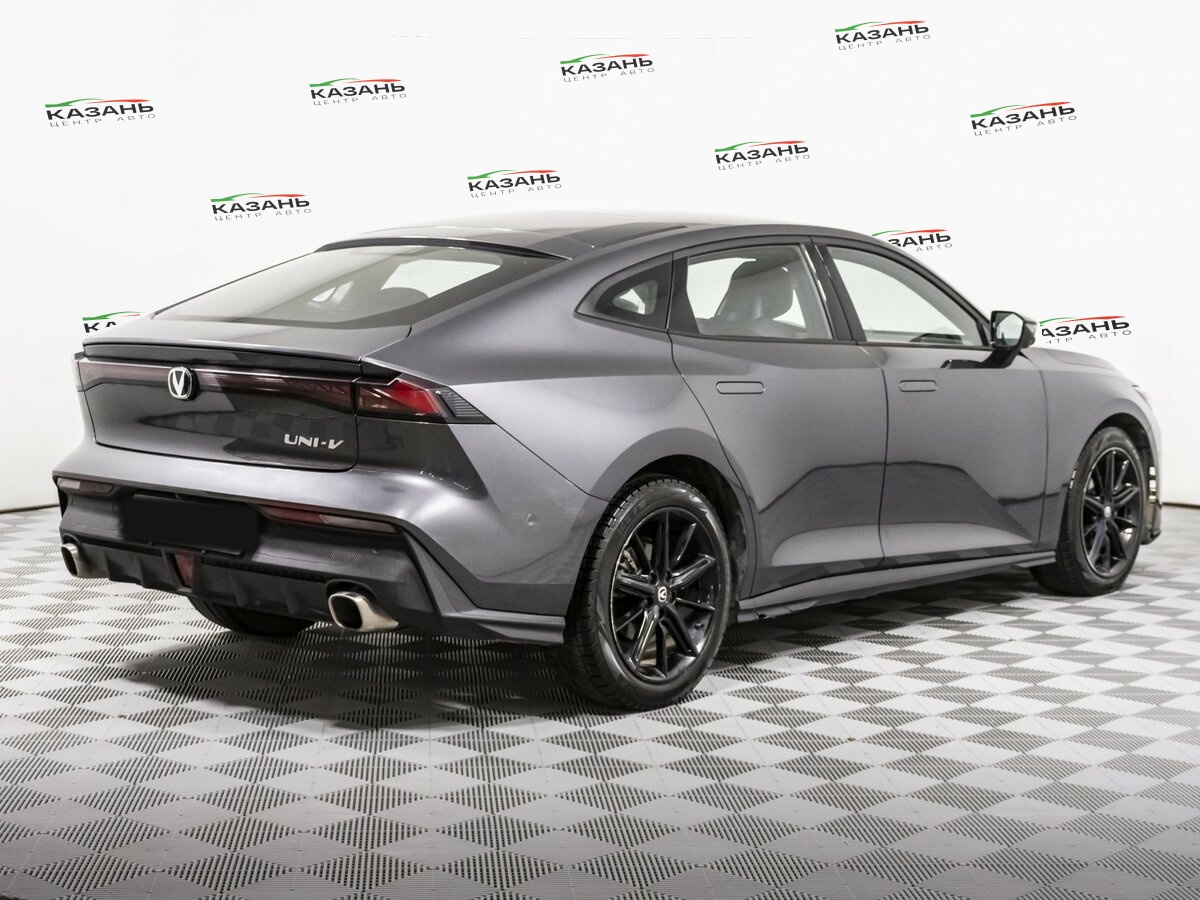 Changan UNI-V б/у, 2023, Роботизированная. Фото: #3