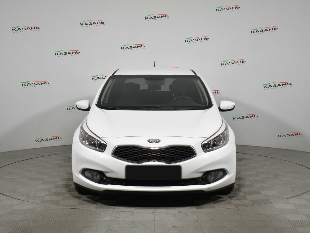 Kia Ceed б/у, 2013, Автоматическая. Фото: #1