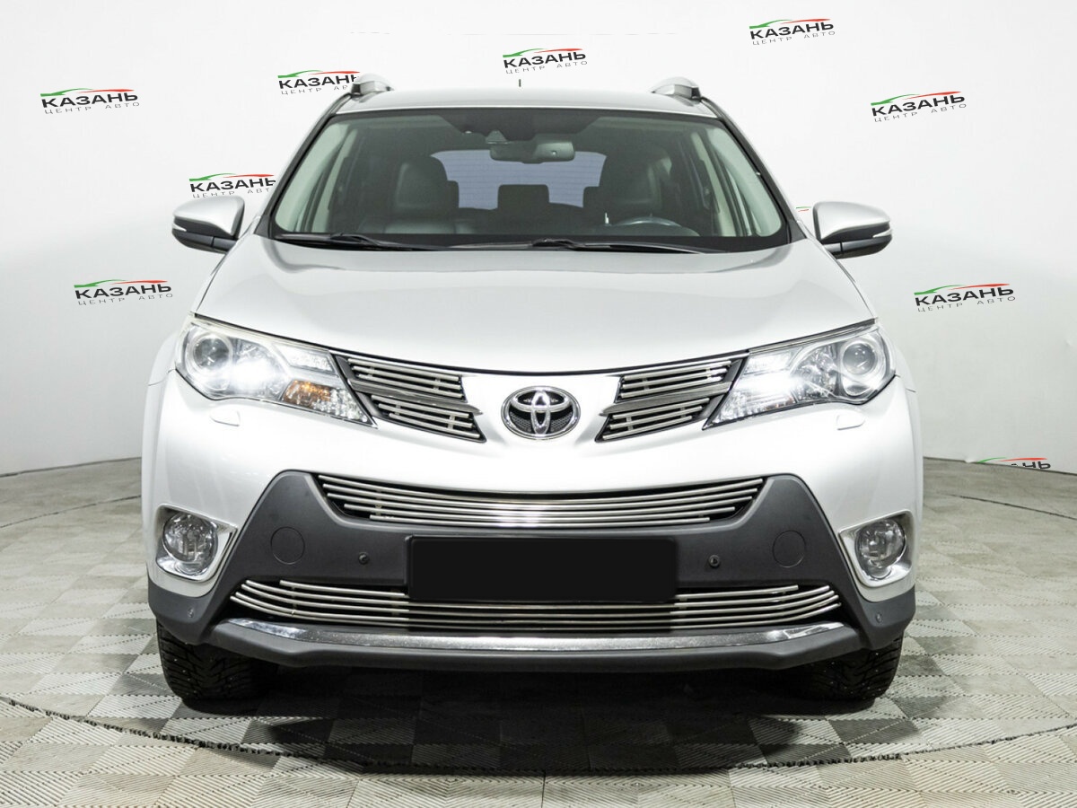 Toyota RAV4 б/у, 2014, Автоматическая. Фото: #1