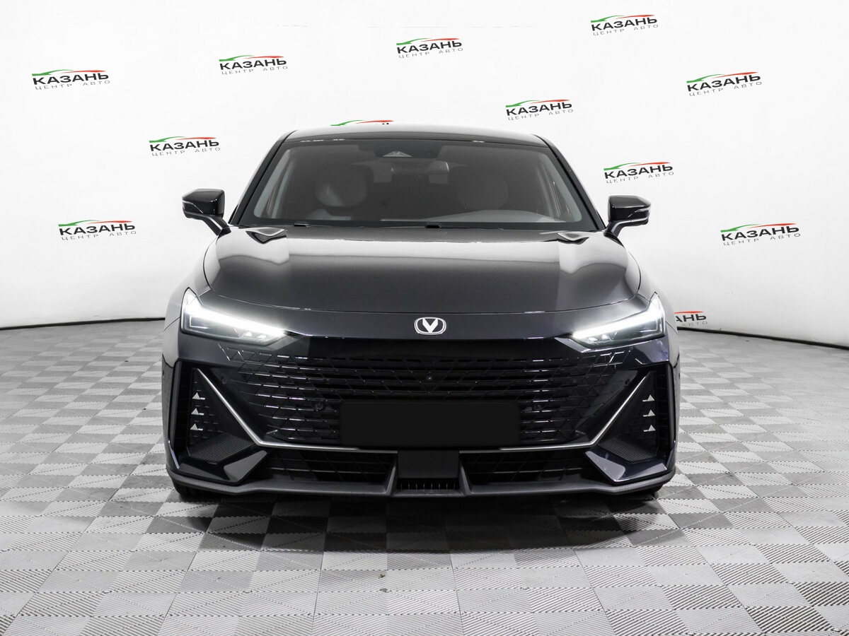 Changan UNI-V б/у, 2023, Роботизированная. Фото: #1