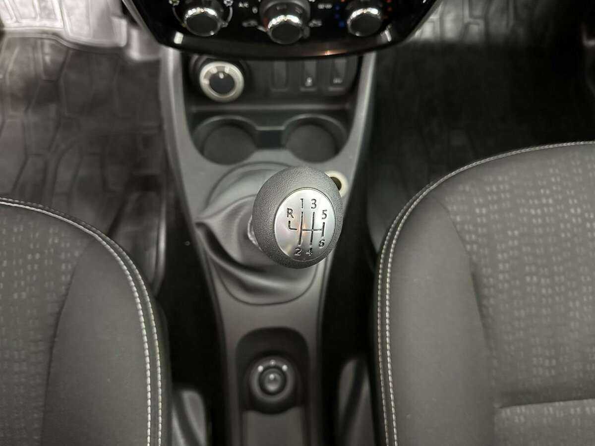 Nissan Terrano б/у, 2019, Механическая. Фото: #11