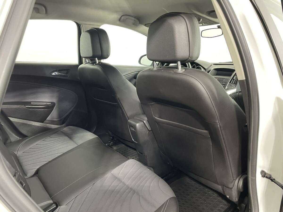 Опель Астра б/у, 2013, Автоматическая. Фото: #14