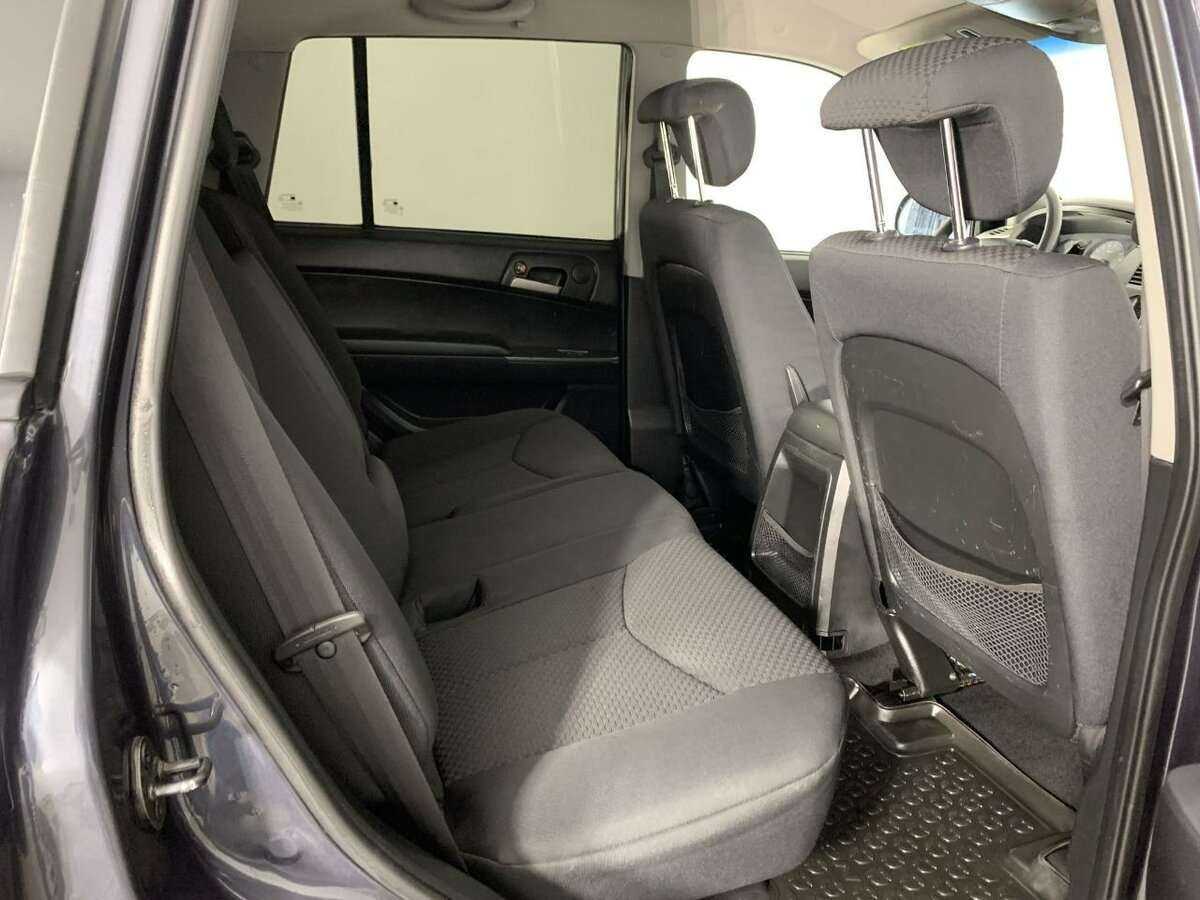 SsangYong Kyron б/у, 2012, Механическая. Фото: #14