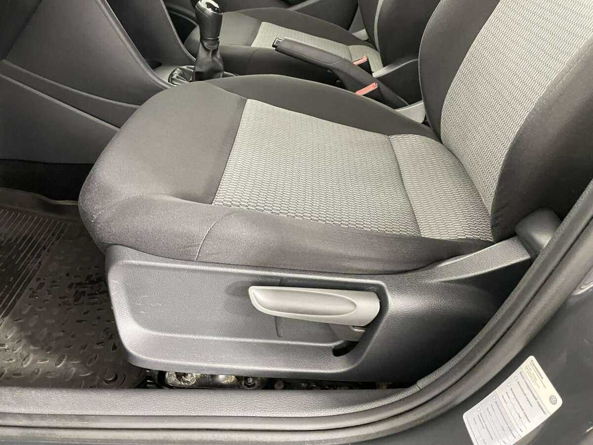 Volkswagen Polo б/у, 2013, Механическая. Фото: #9