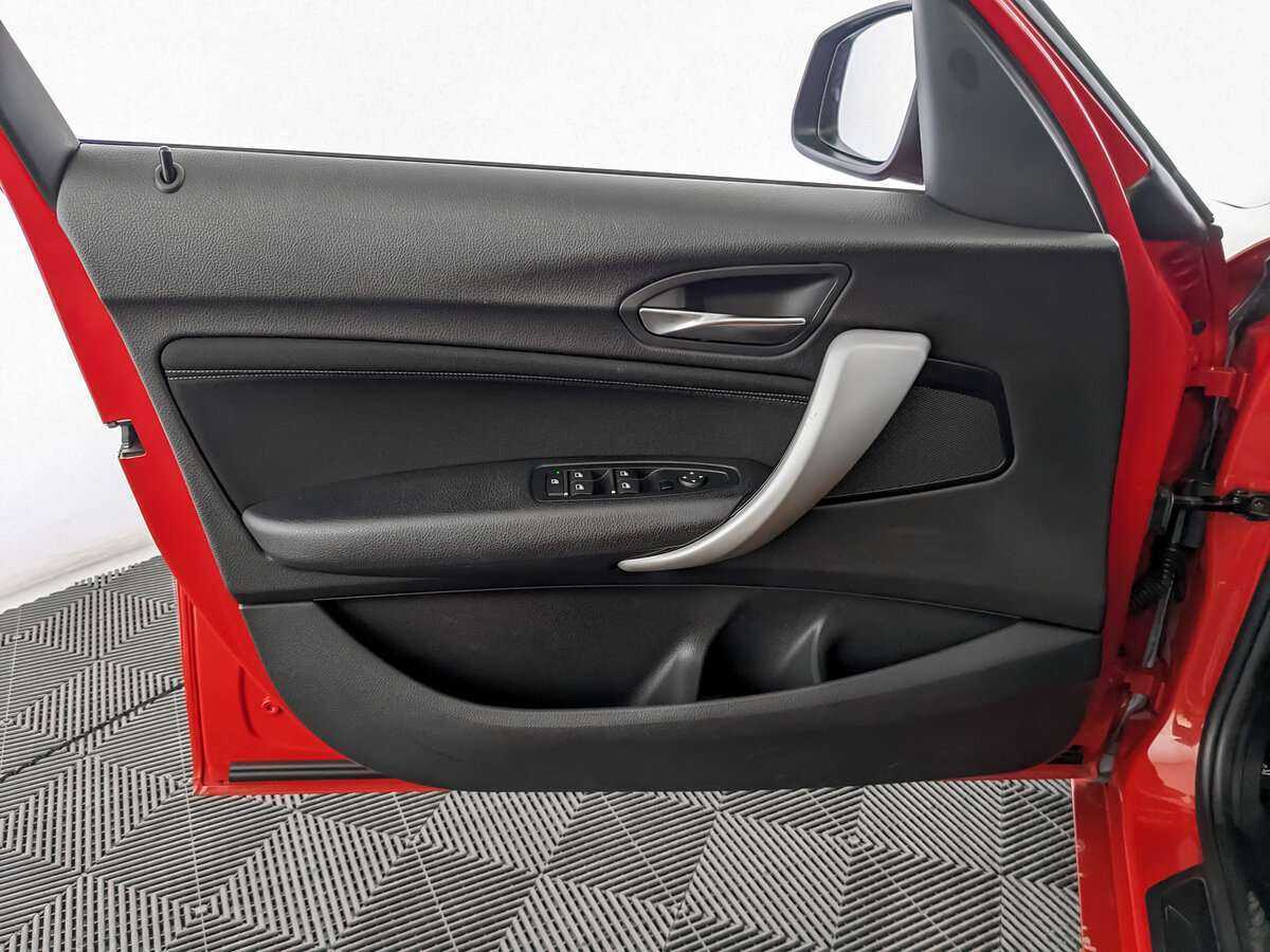 BMW 1 серии б/у, 2017, Автоматическая. Фото: #14