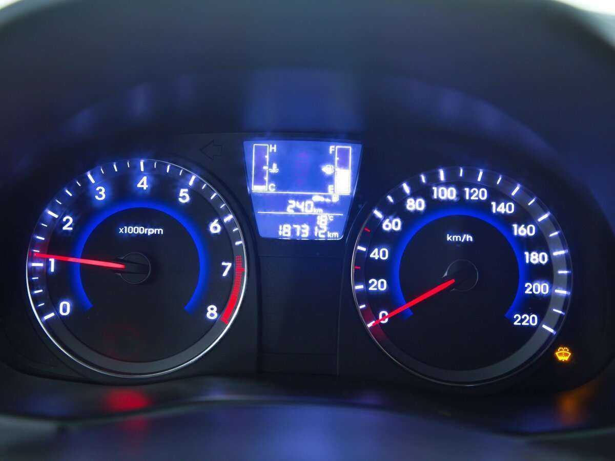 Hyundai Solaris б/у, 2015, Механическая. Фото: #13