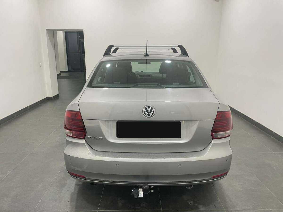 Volkswagen Polo б/у, 2020, Механическая. Фото: #2