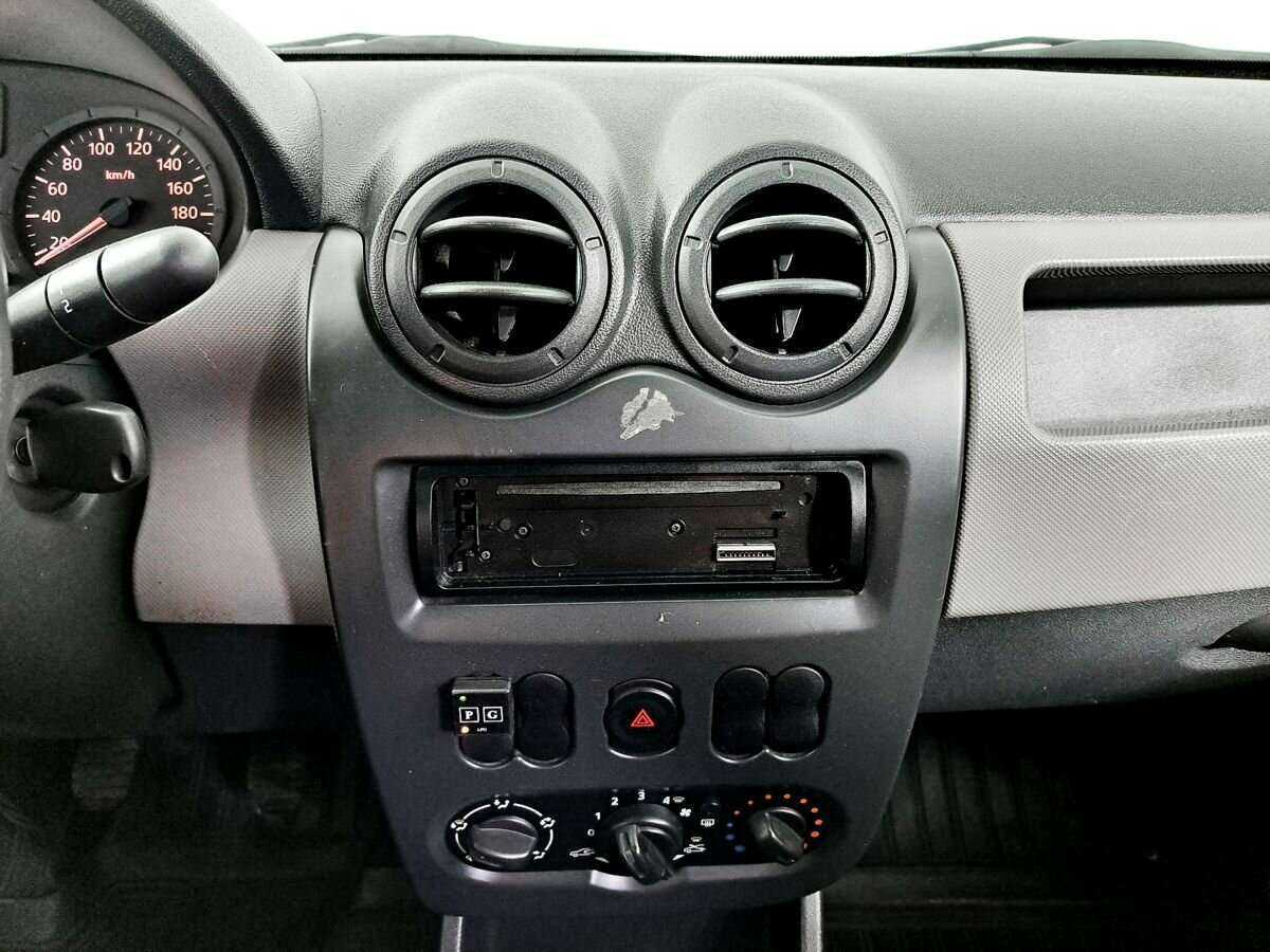 Рено Логан б/у, 2012, Механическая. Фото: #9