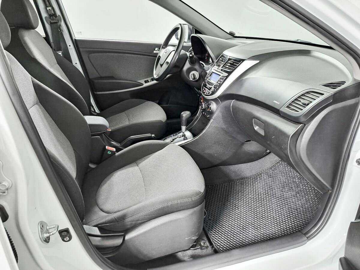 Hyundai Solaris б/у, 2013, Автоматическая. Фото: #10