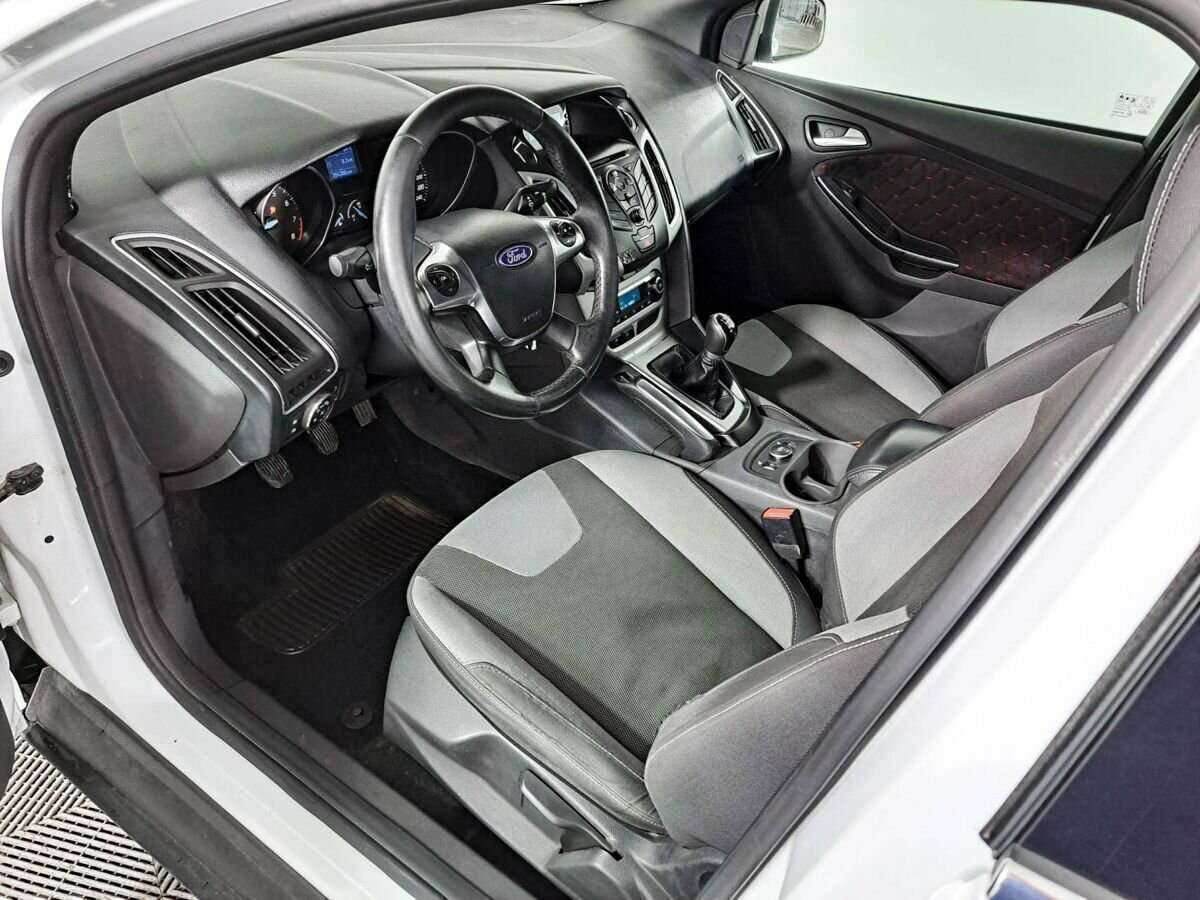 Ford Focus б/у, 2012, Механическая. Фото: #13