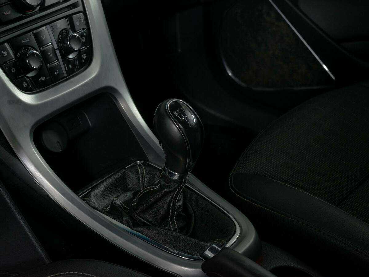 Опель Астра б/у, 2012, Механическая. Фото: #14