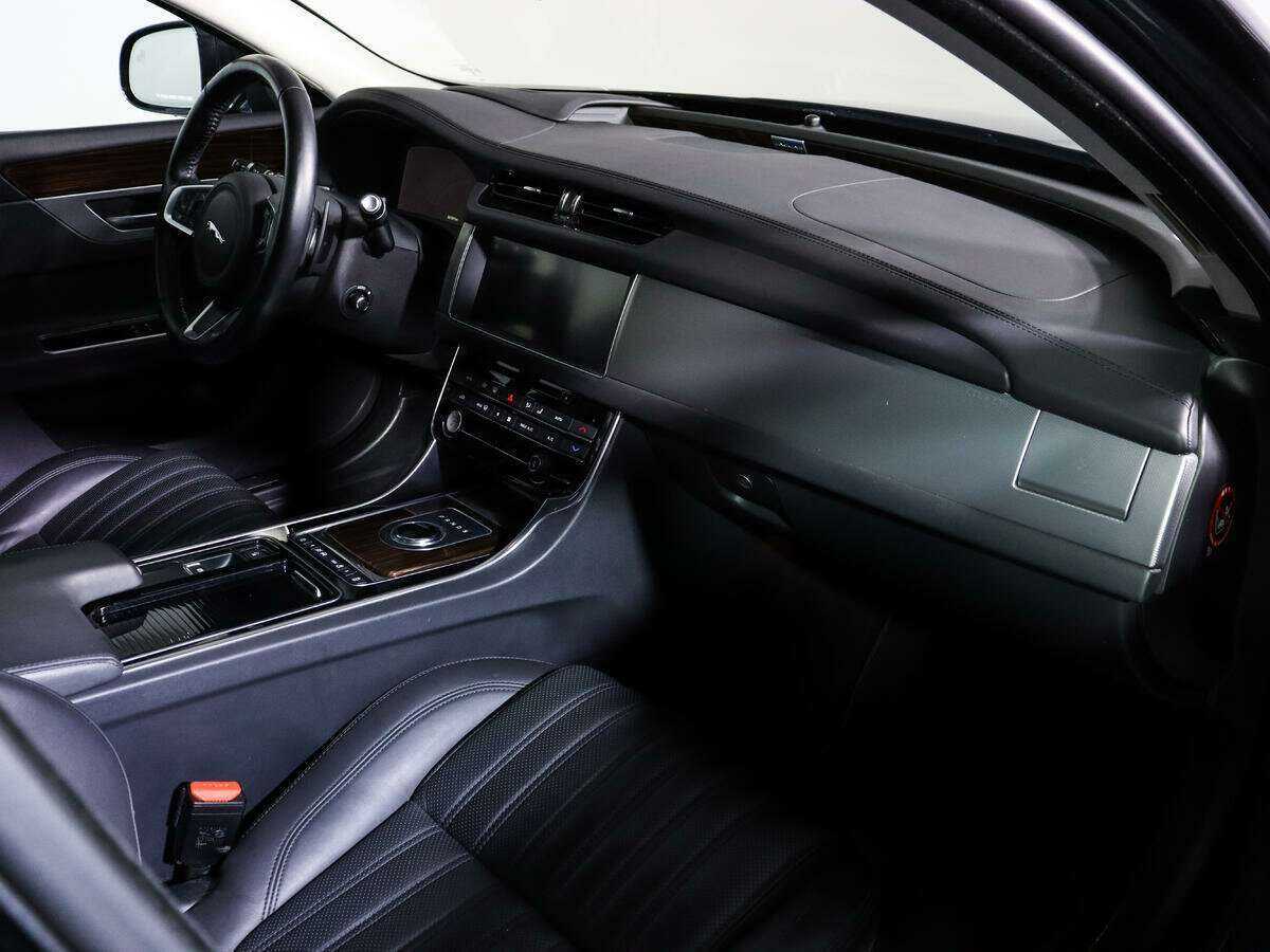 Jaguar XF б/у, 2018, Автоматическая. Фото: #7