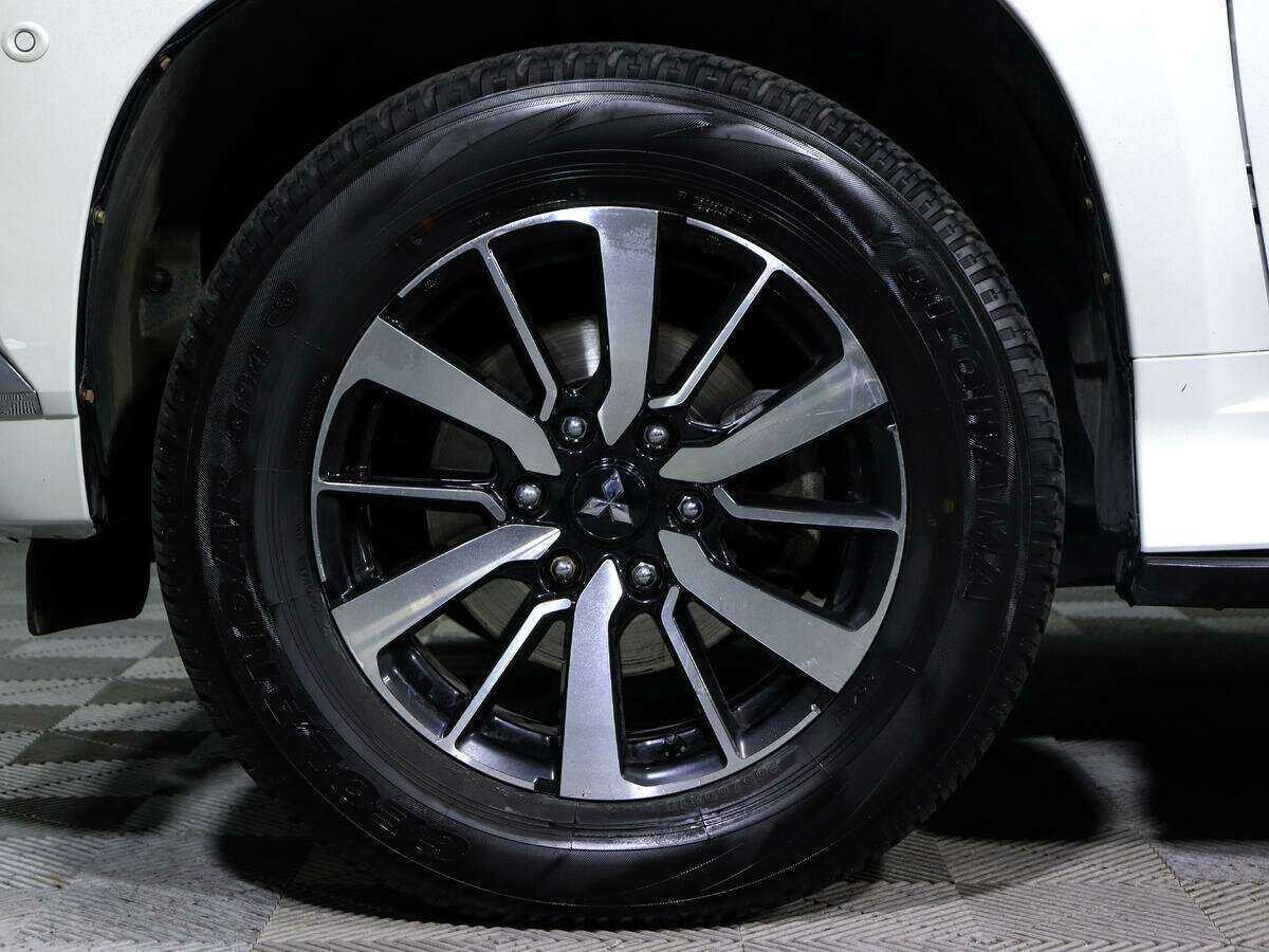 Mitsubishi Pajero Sport б/у, 2018, Автоматическая. Фото: #12