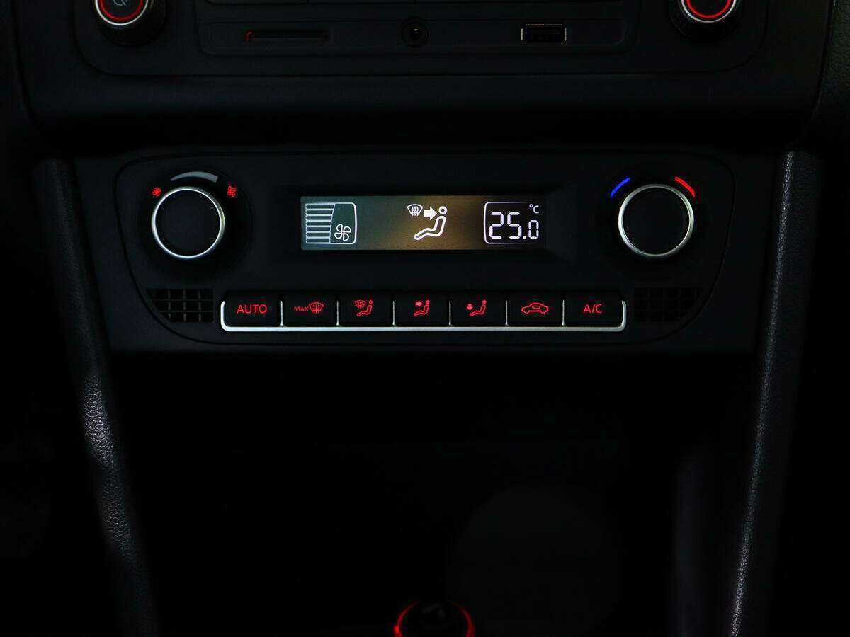 Фольксваген Поло б/у, 2016, Механическая. Фото: #12