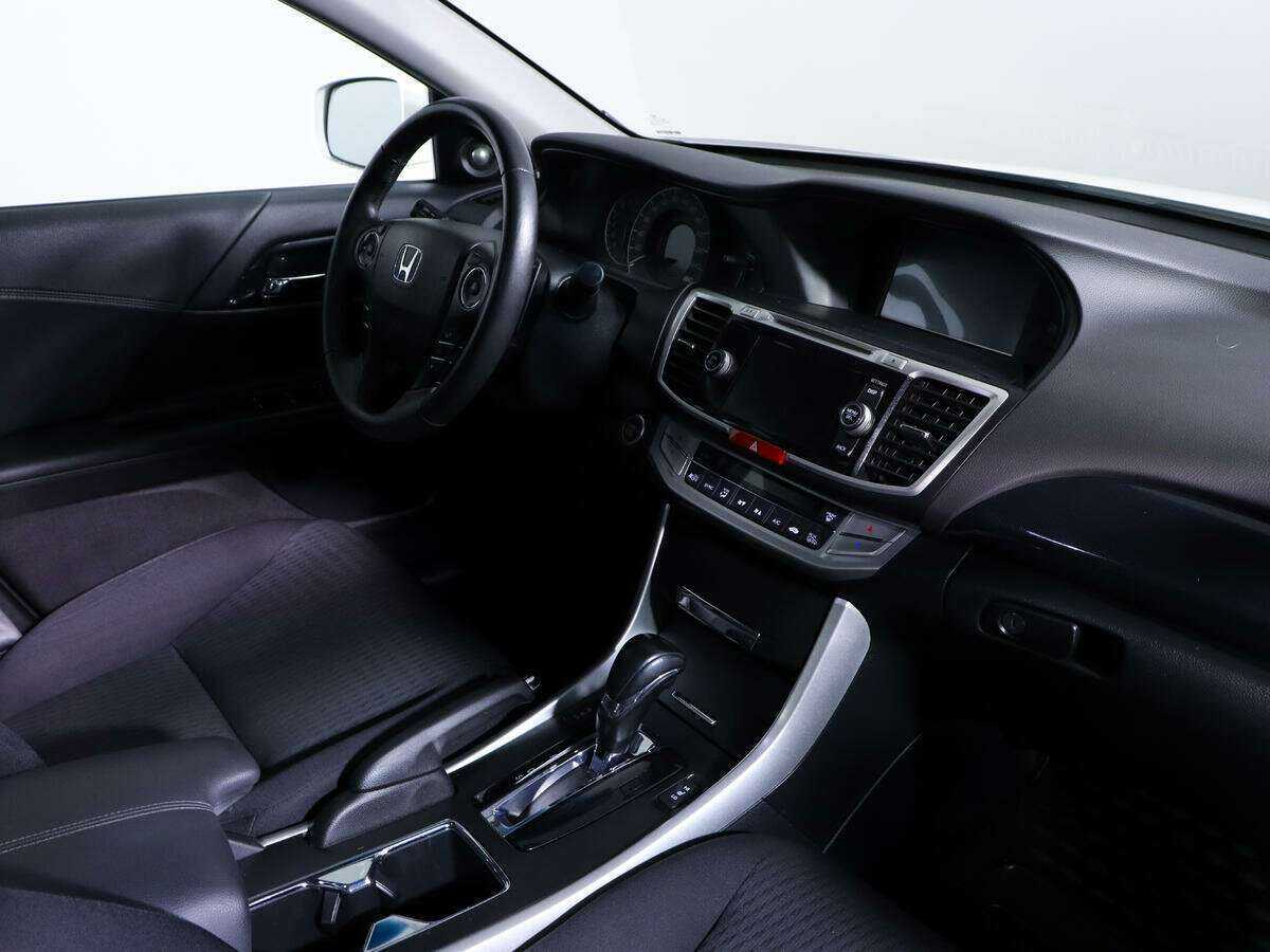 Хонда Аккорд б/у, 2013, Автоматическая. Фото: #5