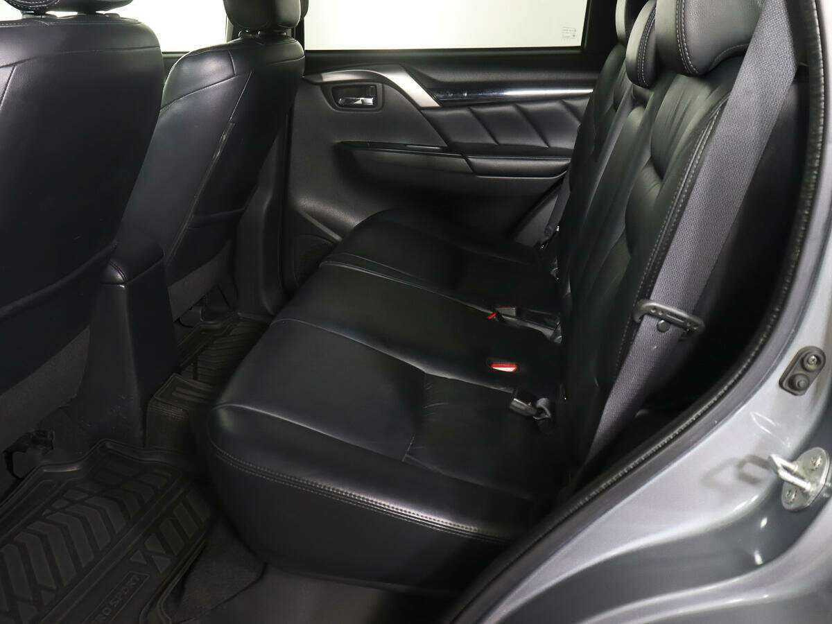 Mitsubishi Pajero Sport б/у, 2017, Автоматическая. Фото: #8