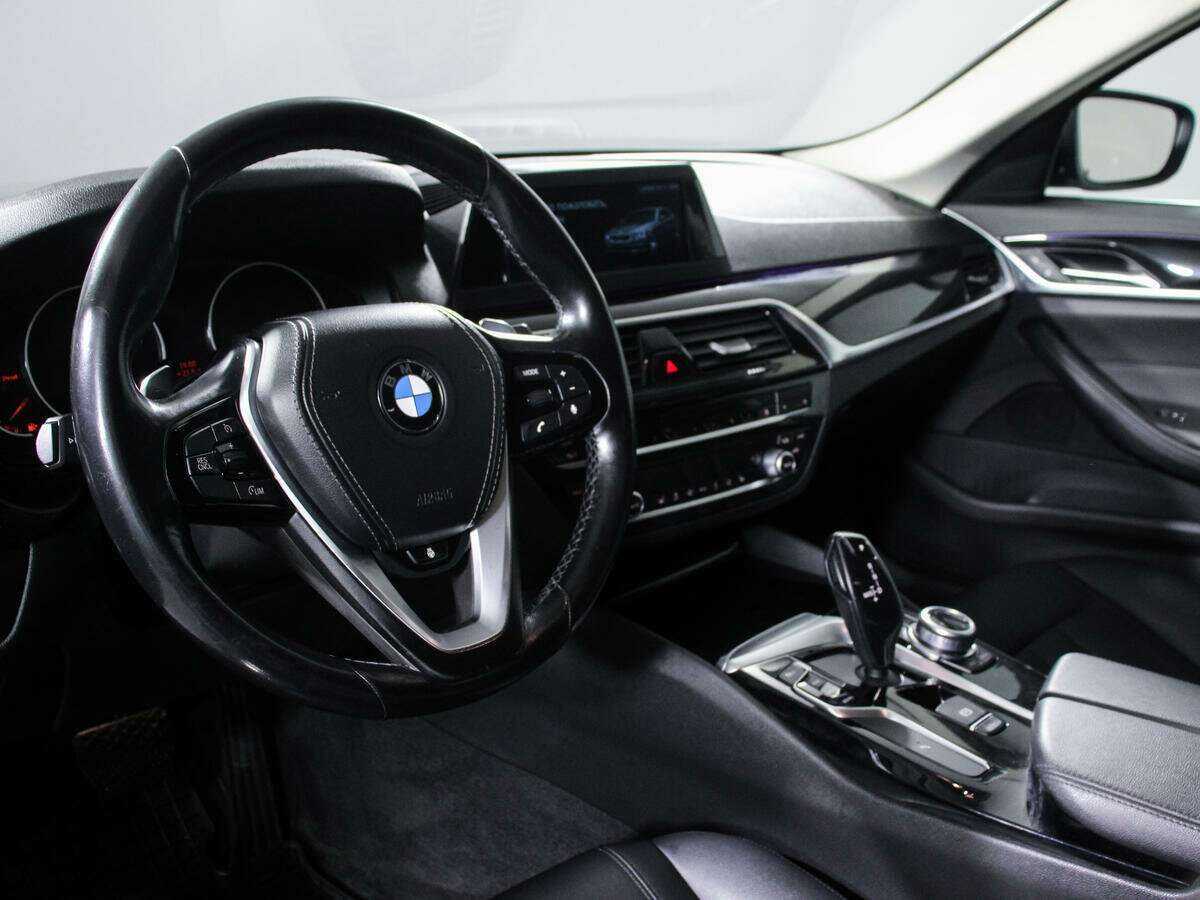 BMW 5 серии б/у, 2017, Автоматическая. Фото: #11