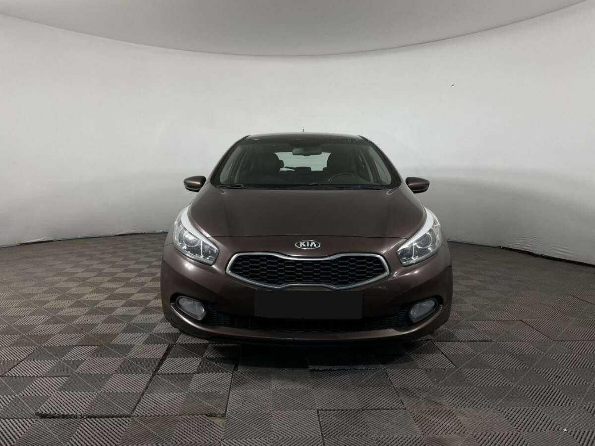 Kia Ceed б/у, 2013, Автоматическая. Фото: #1