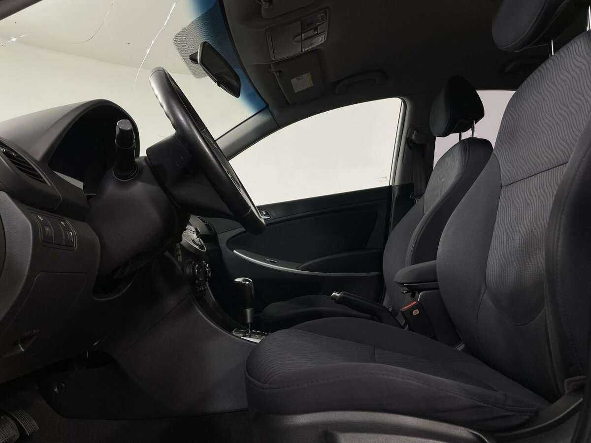 Hyundai Solaris б/у, 2012, Автоматическая. Фото: #9