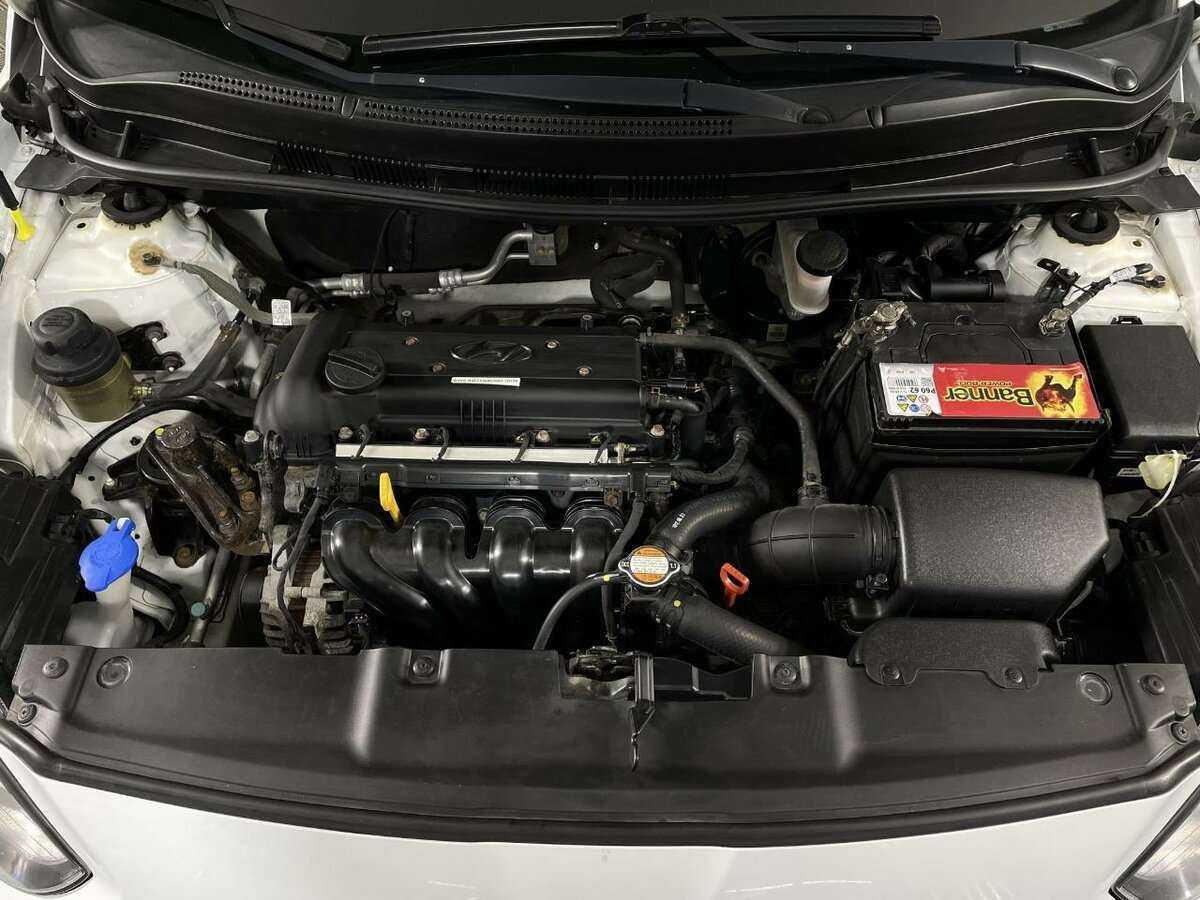 Hyundai Solaris б/у, 2012, Автоматическая. Фото: #15