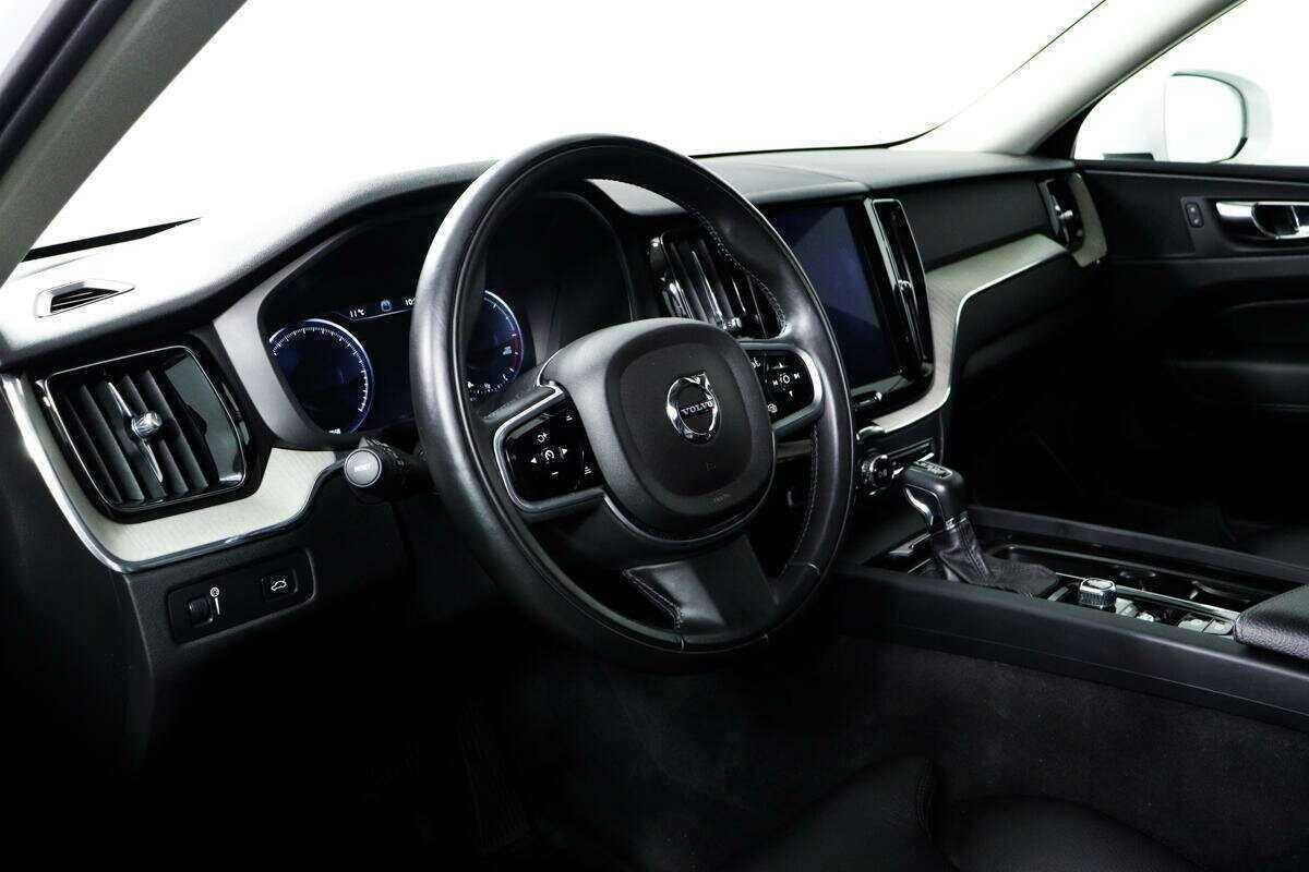 Volvo XC60 б/у, 2018, Автоматическая. Фото: #12