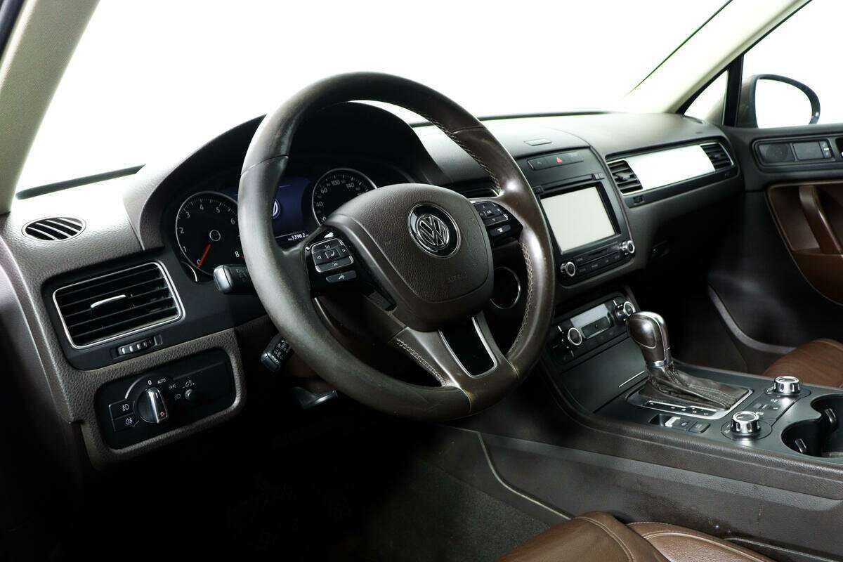 Volkswagen Touareg б/у, 2012, Автоматическая. Фото: #12