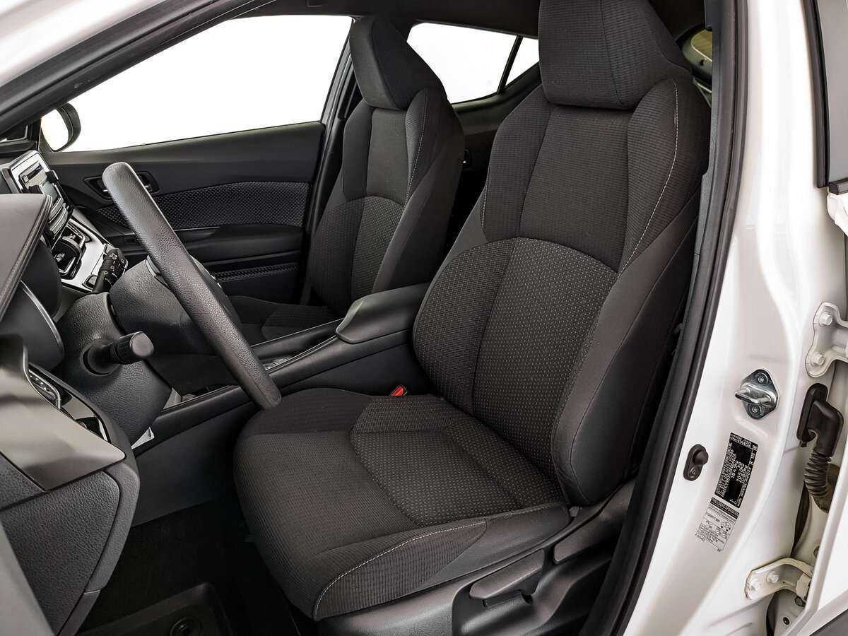 Toyota C-HR б/у, 2019, Механическая. Фото: #14