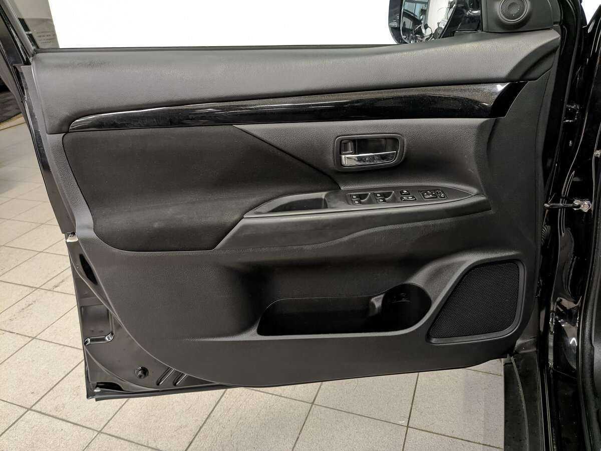 Митсубиши Оутлэндер б/у, 2020, Вариатор. Фото: #14