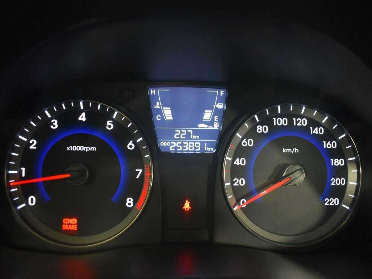 Hyundai Solaris б/у, 2013, Механическая. Фото: #12