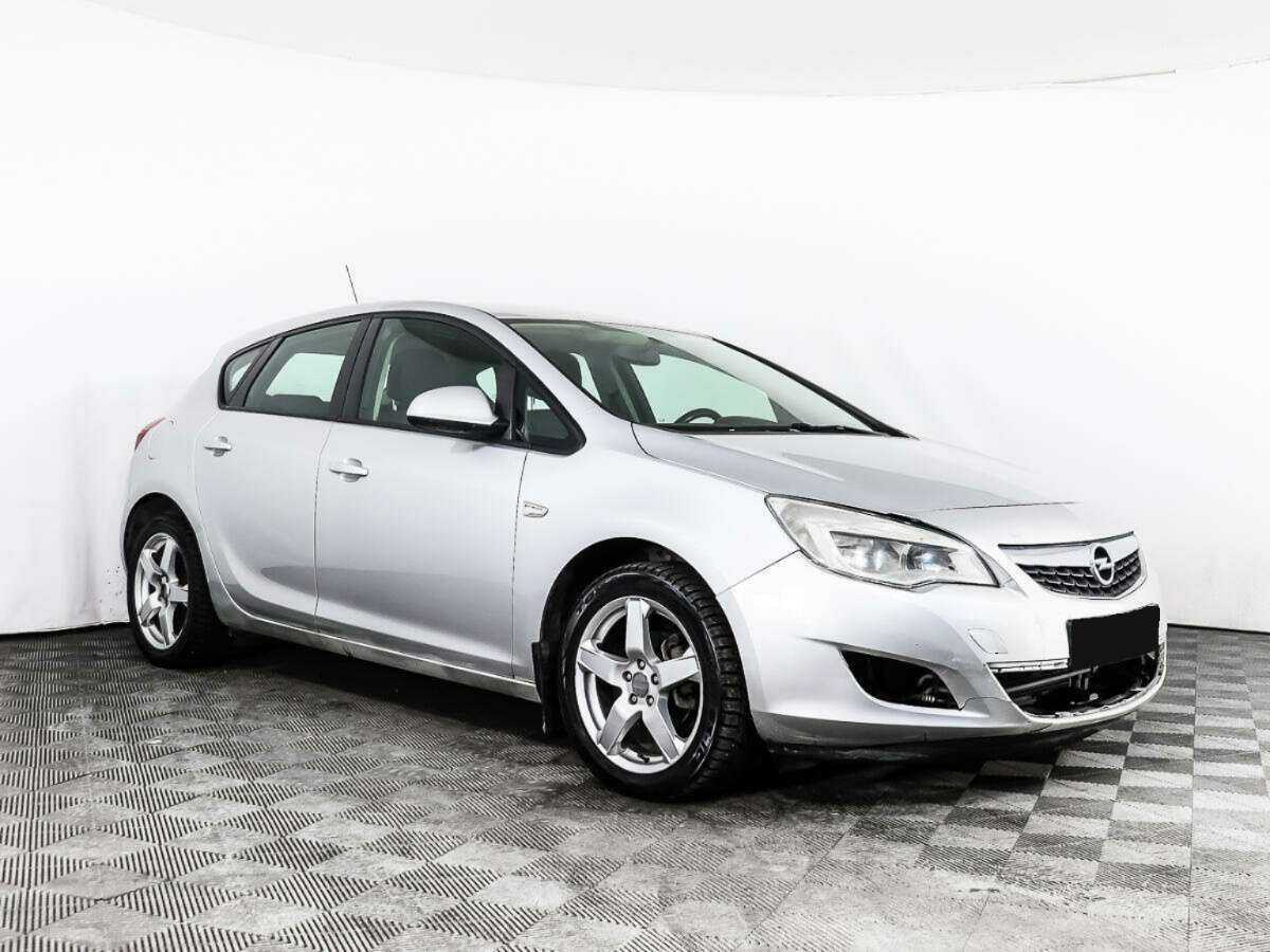 Opel Astra б/у, 2012, Механическая. Фото: #2