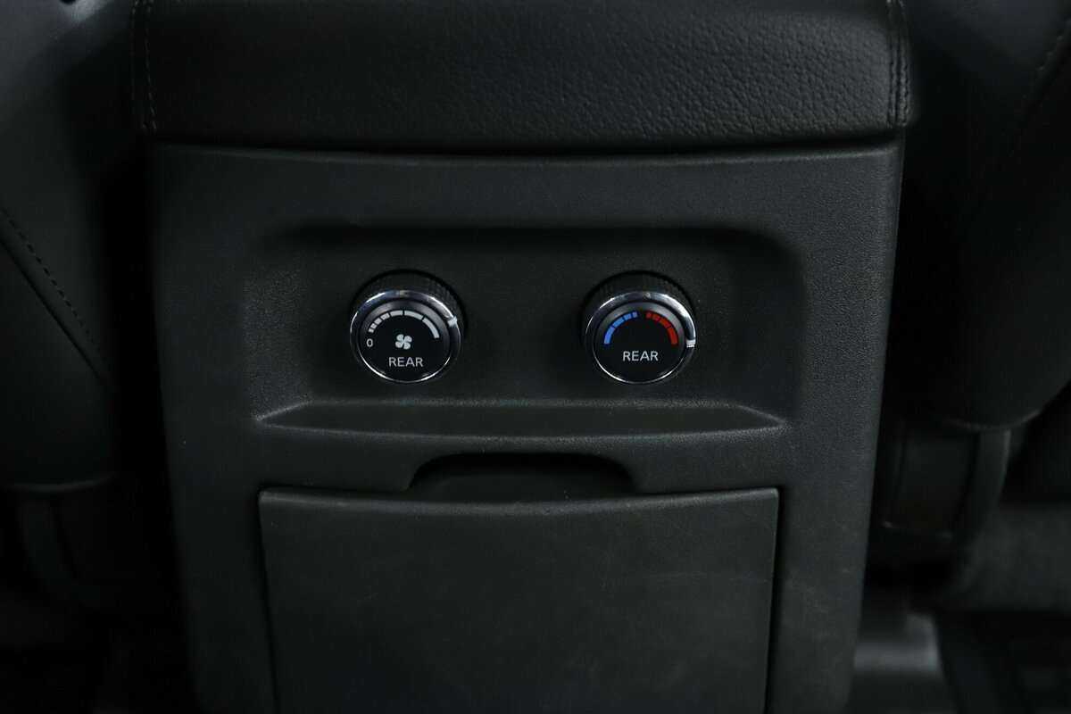 Nissan Pathfinder б/у, 2014, Автоматическая. Фото: #21